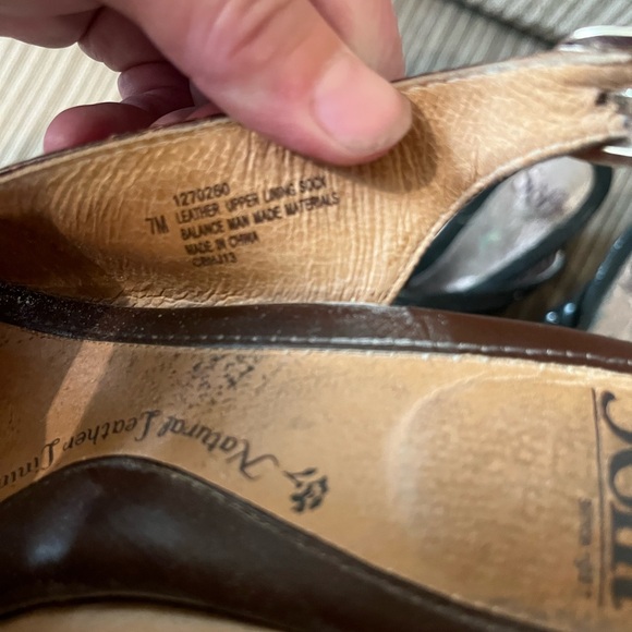 Sofft size 7 brown and black sandals. 2 pair - Picture 4 of 8